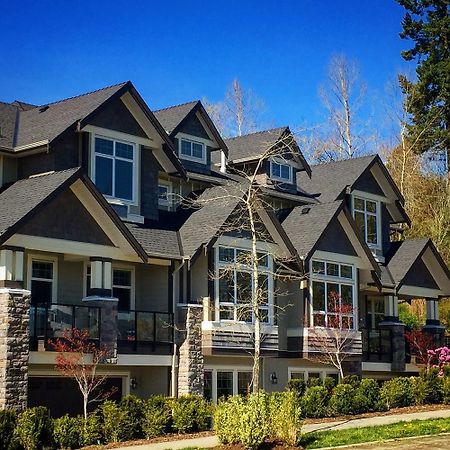 Brookside Inn Boutique Hotel أبوتسفورد المظهر الخارجي الصورة