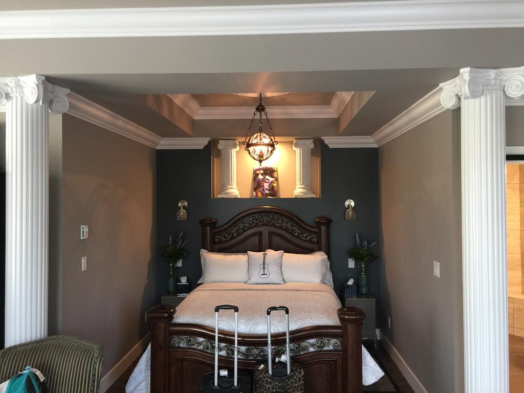 Brookside Inn Boutique Hotel أبوتسفورد المظهر الخارجي الصورة