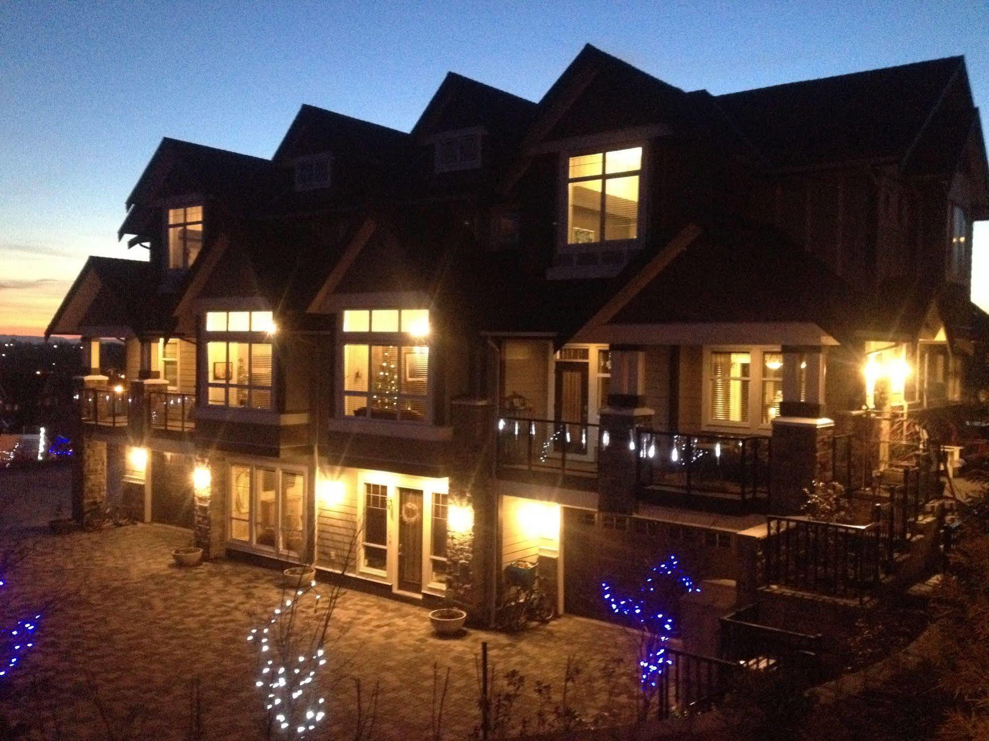 Brookside Inn Boutique Hotel أبوتسفورد المظهر الخارجي الصورة