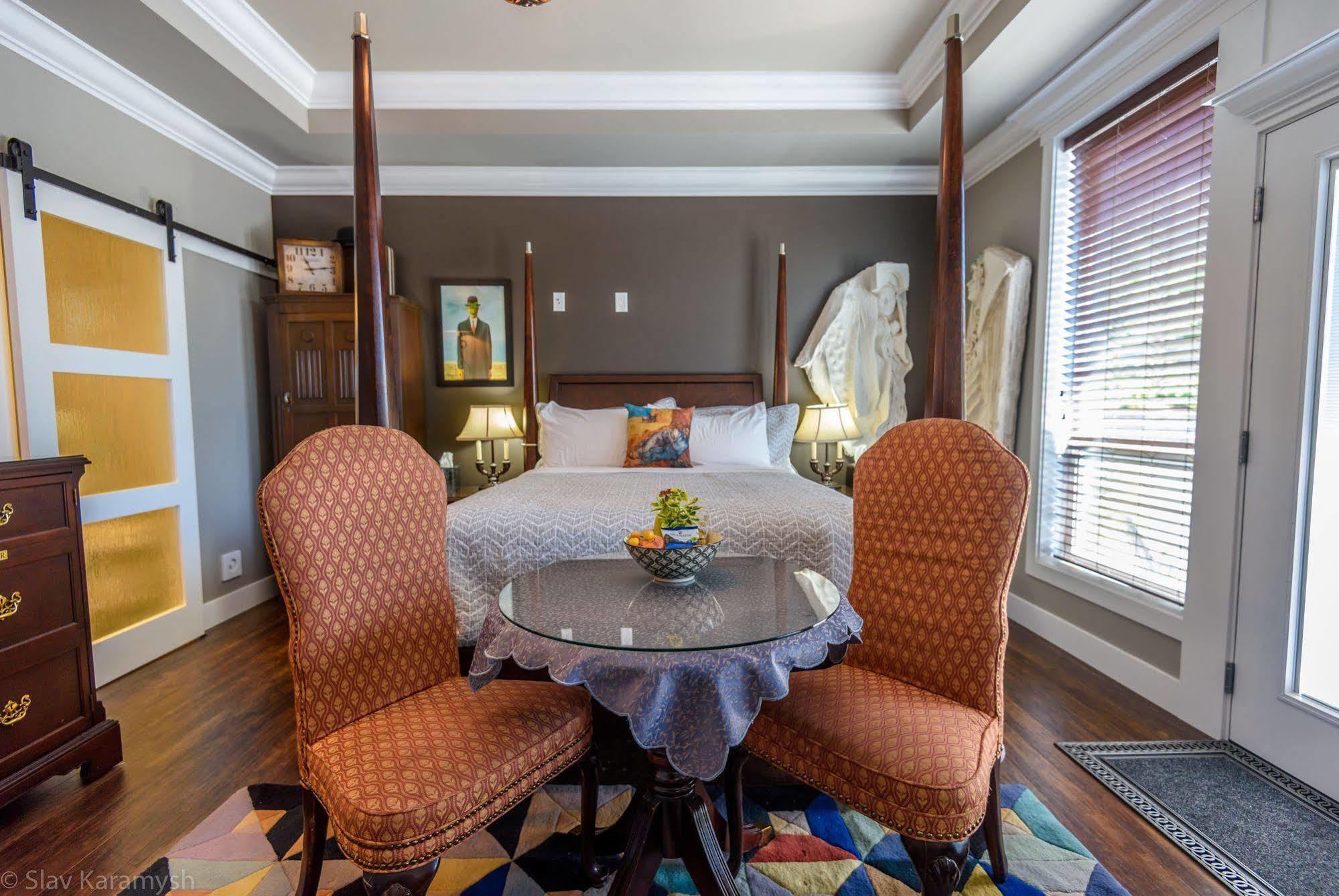 Brookside Inn Boutique Hotel أبوتسفورد المظهر الخارجي الصورة